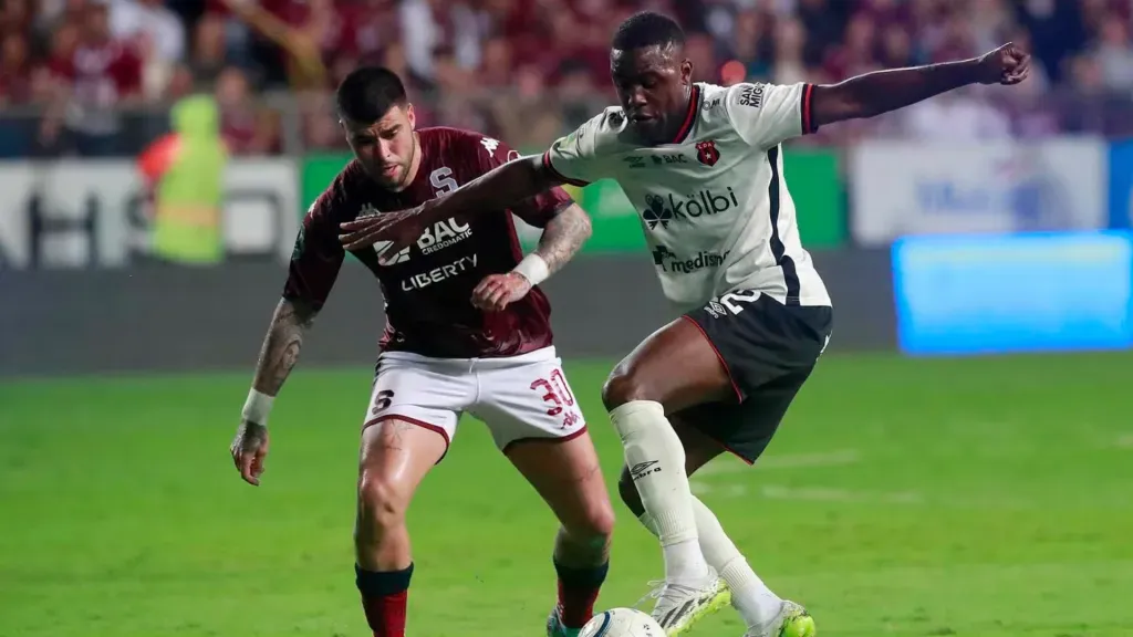 Saprissa lidera por sobre su máximo adversario costarricense