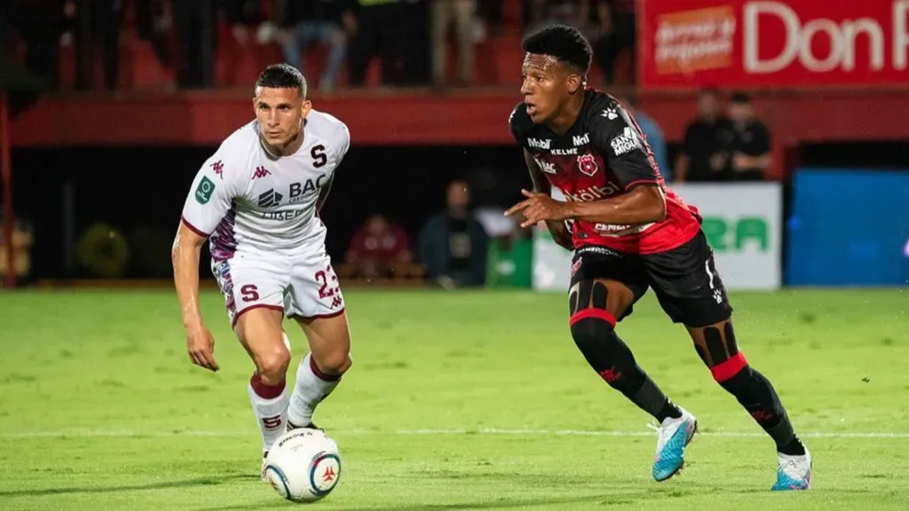 Liga Deportiva Alajuelense y Saprissa en la final del Torneo de Copa