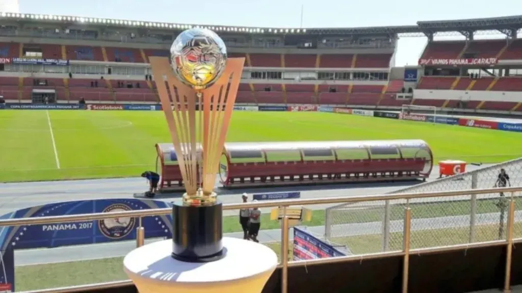 El trofeo de la Copa Centroamericana 2023
