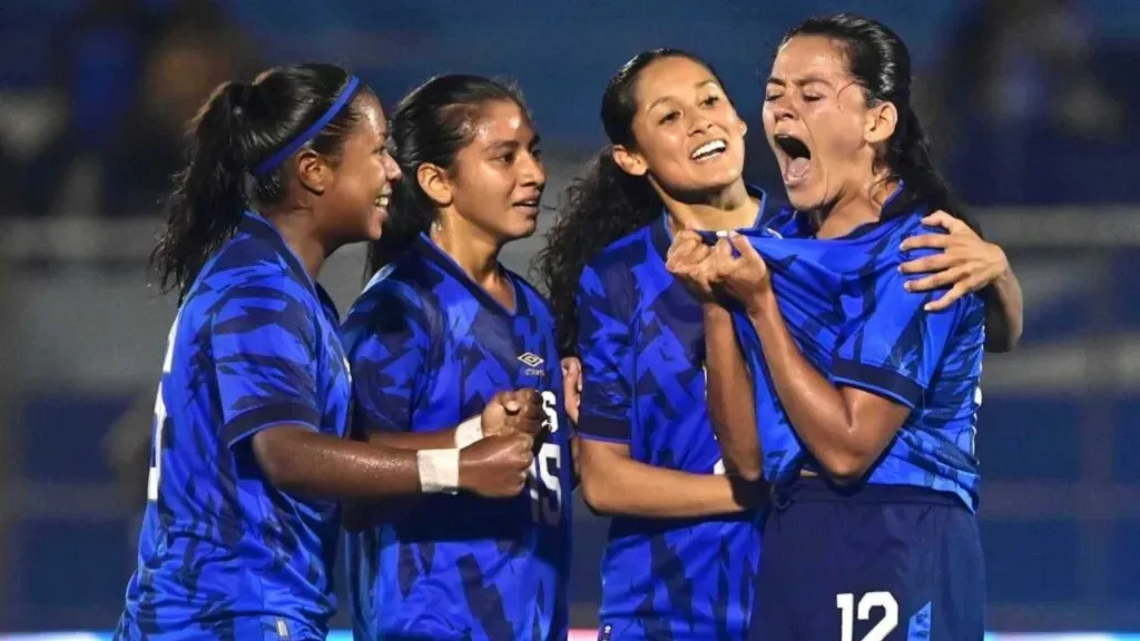 El Salvador perdió en todos sus cruces contra Costa Rica.