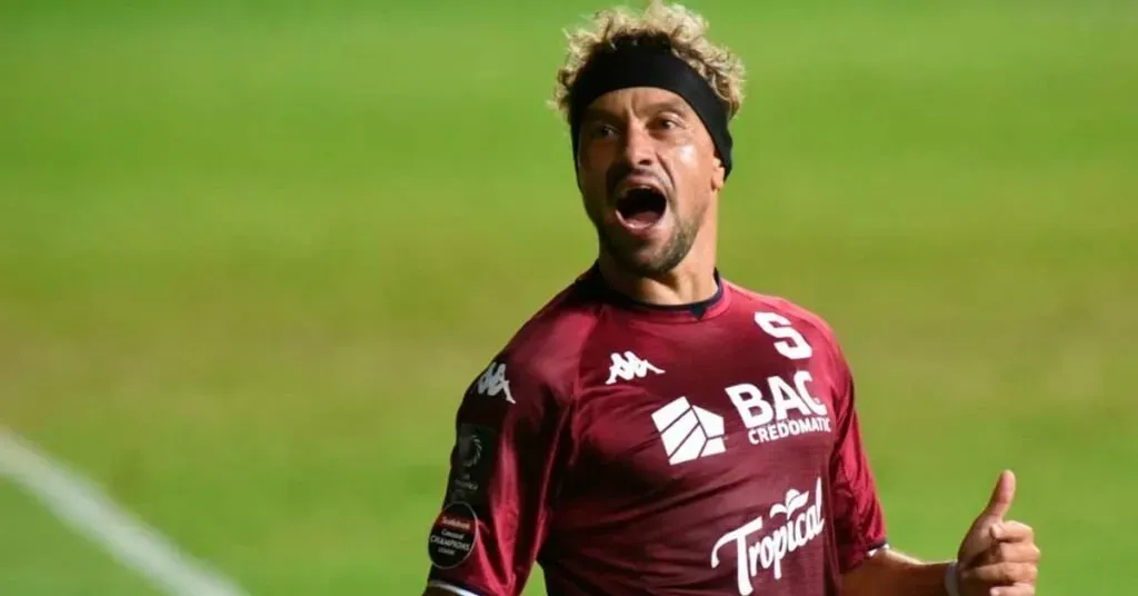 Christian Bolaños en el Deportivo Saprissa