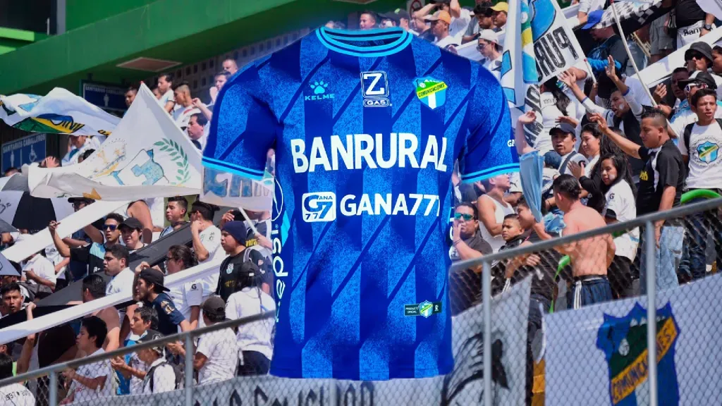 Comunicaciones sorprendió usando esta increíble camiseta.