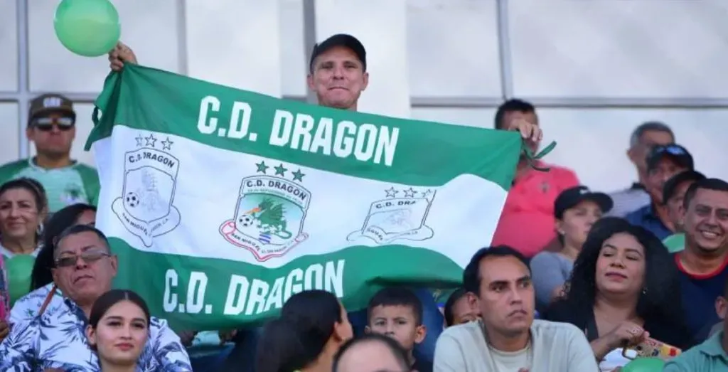 Fans de Dragón – Foto EDH/ Menly González