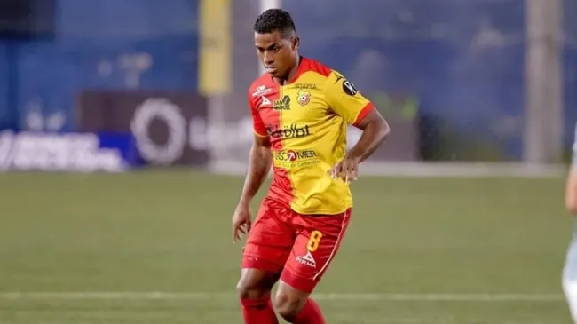Allan Cruz decidió dejar la MLS para jugar en Herediano.