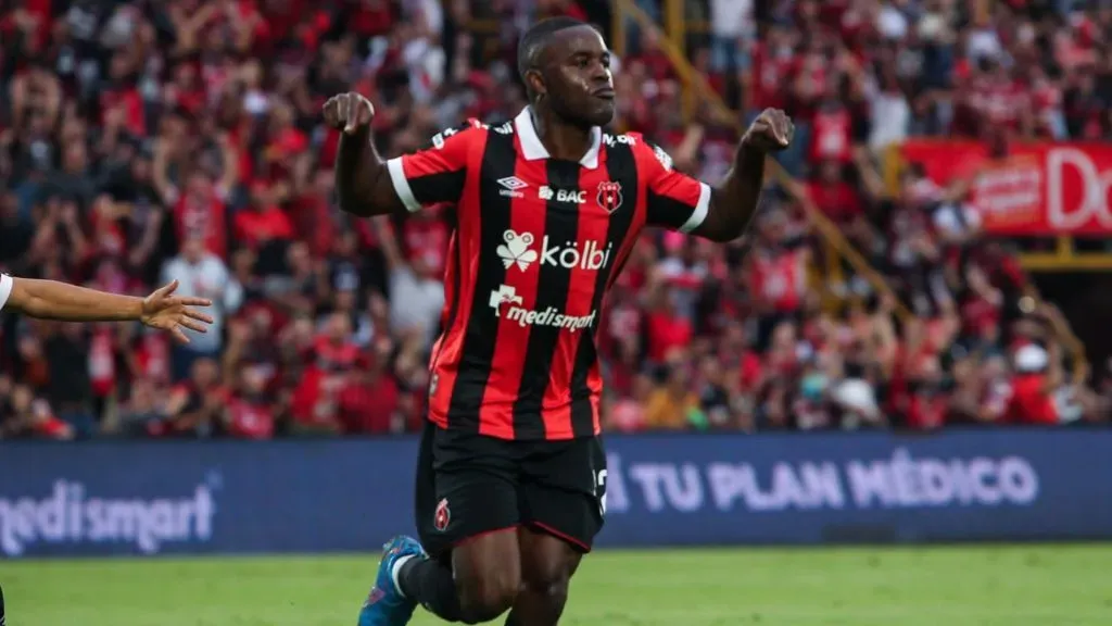 Joel Campbell es el futbolista más valioso de Costa Rica.