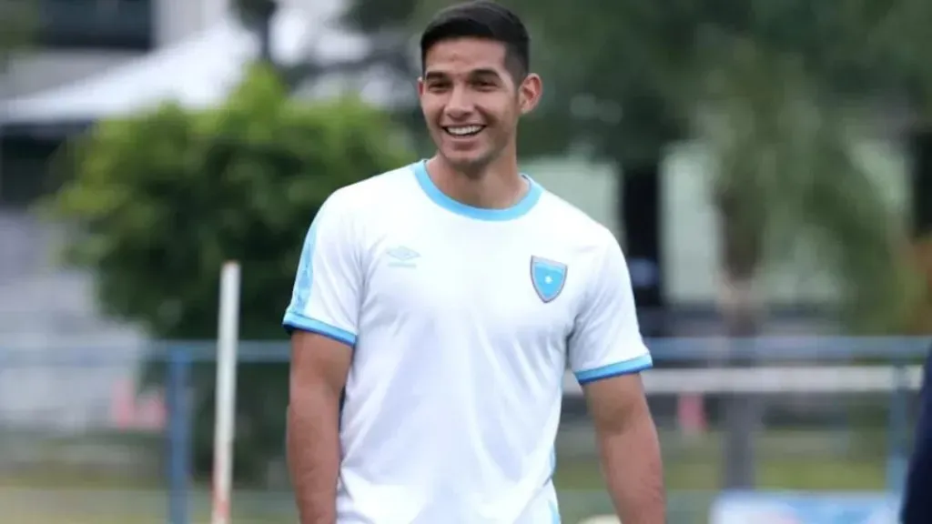 Chucho Lopez – Camerino Crema