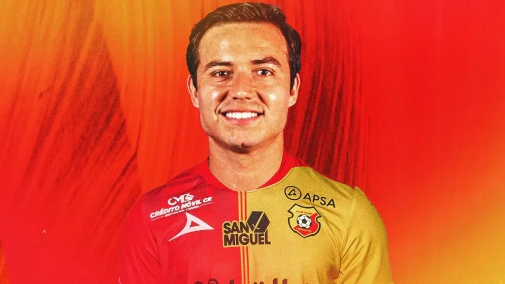 Erick Torres con Herediano