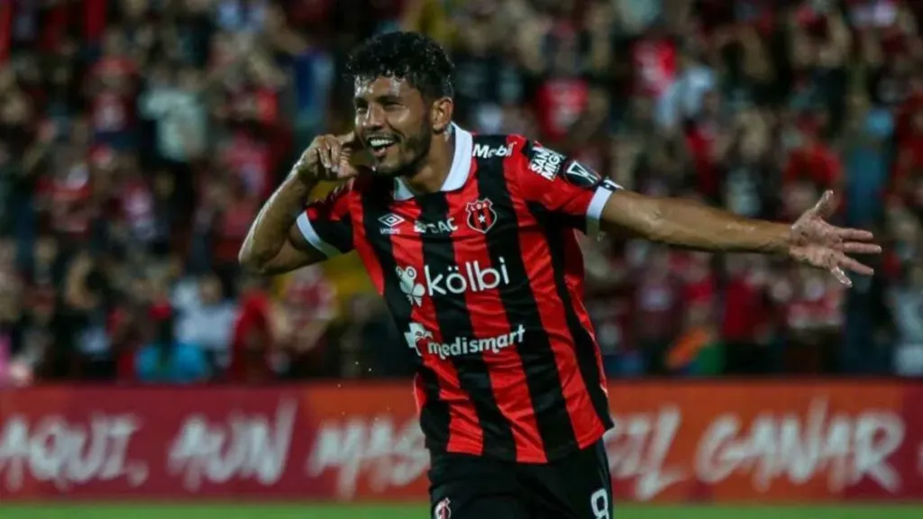 Alajuelense aclara que Johan Venegas es tenido en cuenta por el DT. (Foto: Repretel)