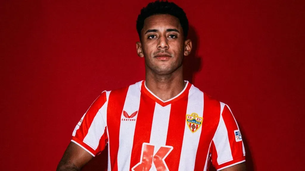 Lozano en su presentación con Almería (Almería)