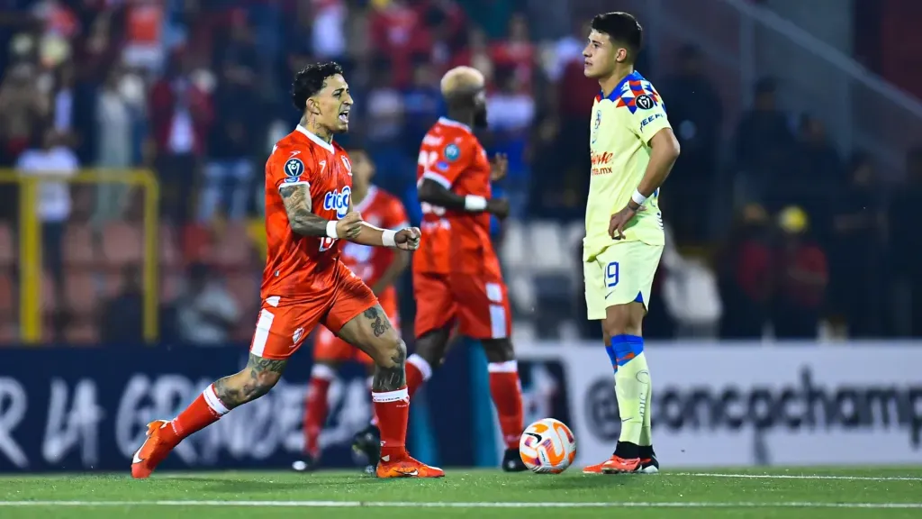 Byron Bonilla estuvo intratable en el Independiencia, consagrándose como el MVP del partido. (Foto: Mexsport)