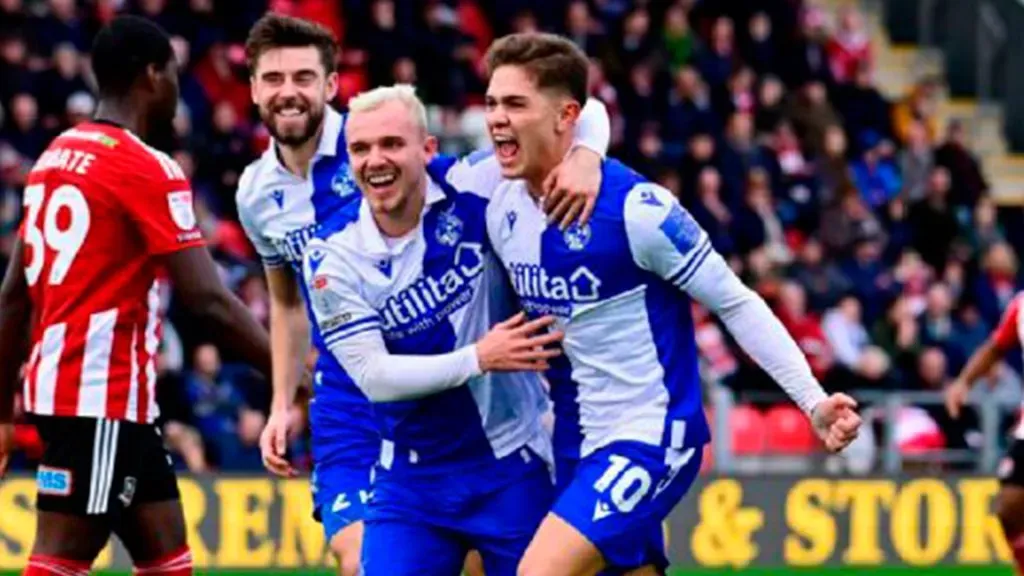 Brandon Aguilera ya tiene un gol en su haber con la camiseta de Bristol Rovers