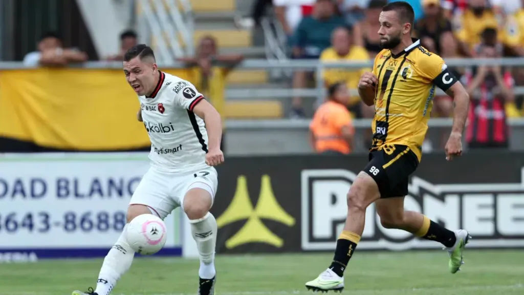 En sus últimas cinco visitas al Estadio Edgardo Baltodano, Alajuelense registra tres victorias, un empate y una derrota frente a Liberia. (Foto: José Cordero/La Teja)
