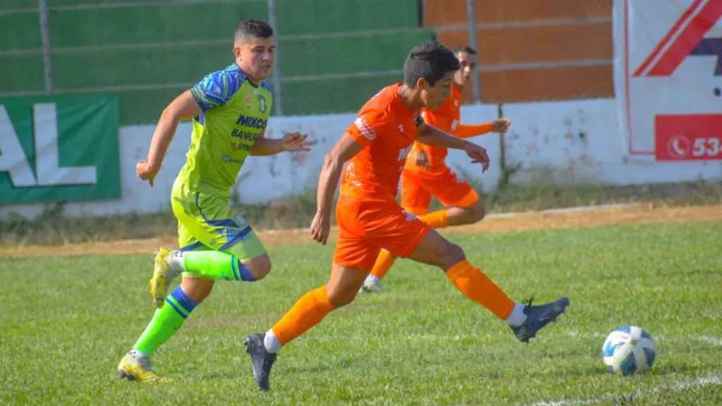 La última vez que midieron fuerzas, el pasado 10 de marzo, Achuapa le ganó 1-0 a Mixco con el gol de Camilo Mancilla. (Foto: Deportivo Mixco)