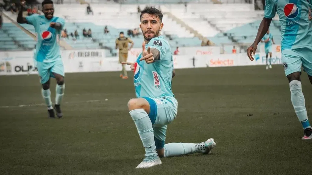 Agustín Auzmendi es figura del Motagua y no estaría en ninguna de las dos semifinales. (Foto: Instagram)