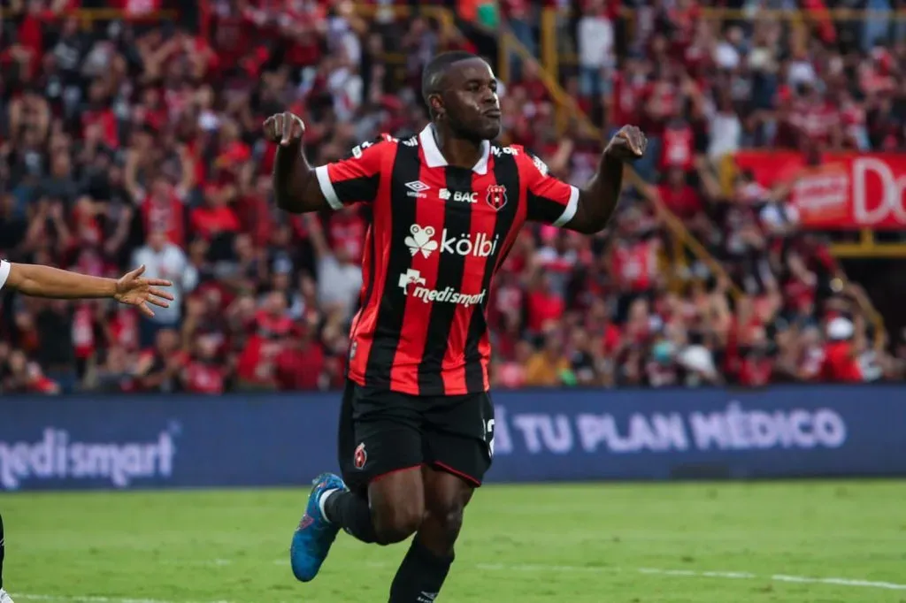 Joel Campbell con Alajuelense