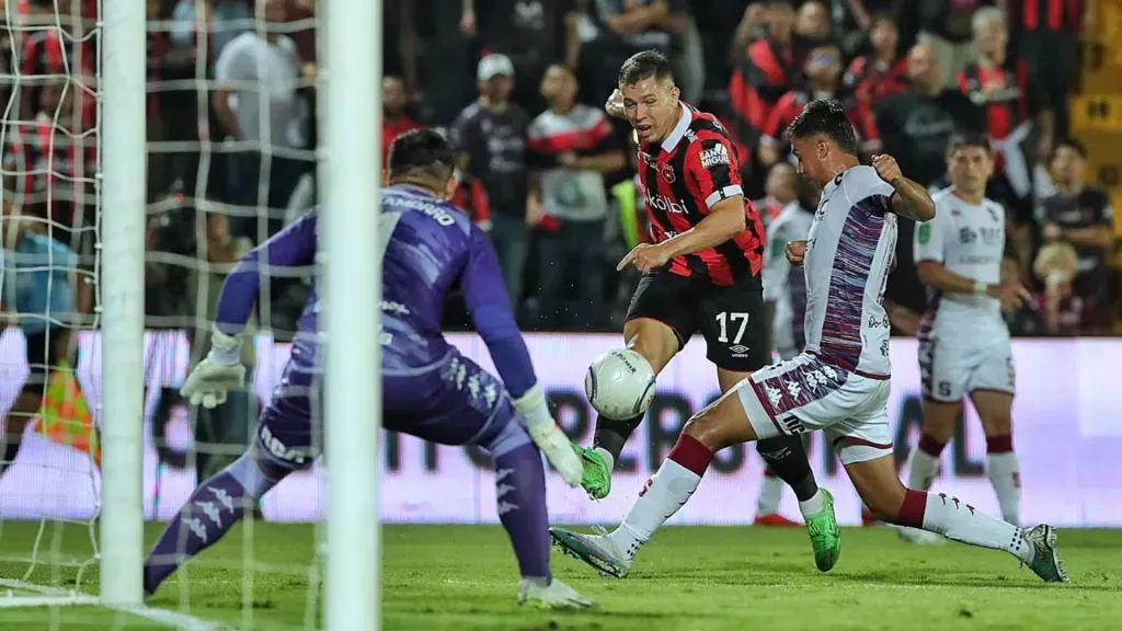 Douglas Sequeira fue una de las figuras de Saprissa en el último Clásico Nacional con Alajuelense. (Foto: John Durán / La Teja)