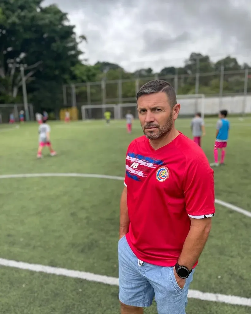 Rolando Fonseca se animó a una disparatada comparación con Keylor Navas. (@rolofonseca7)