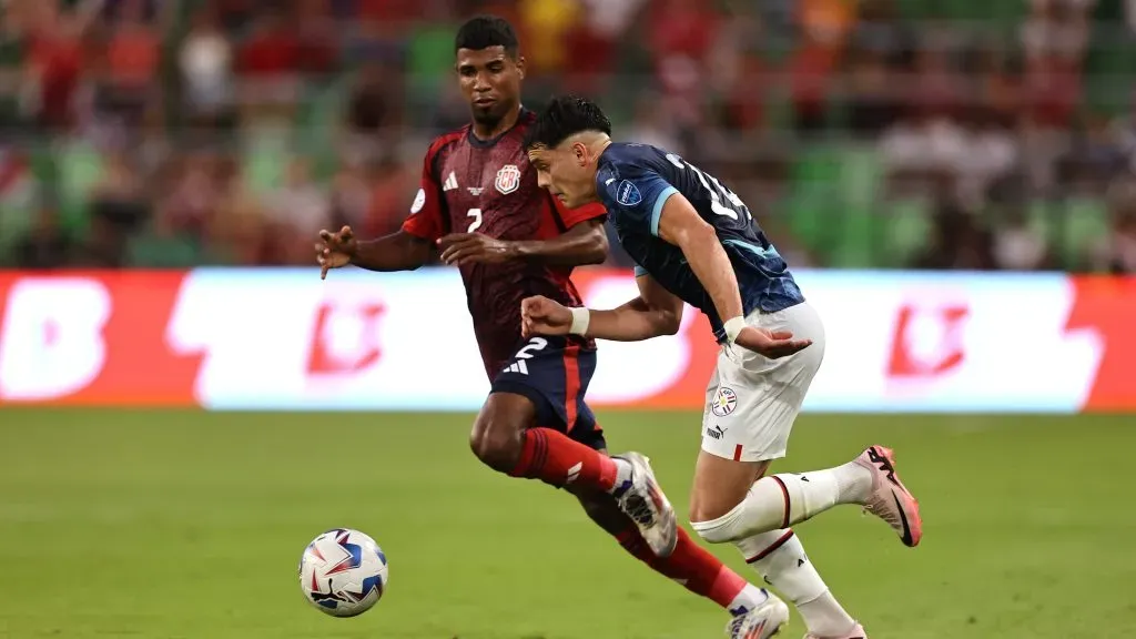 Gerald Taylor jugará en el Hearts de Escocia.