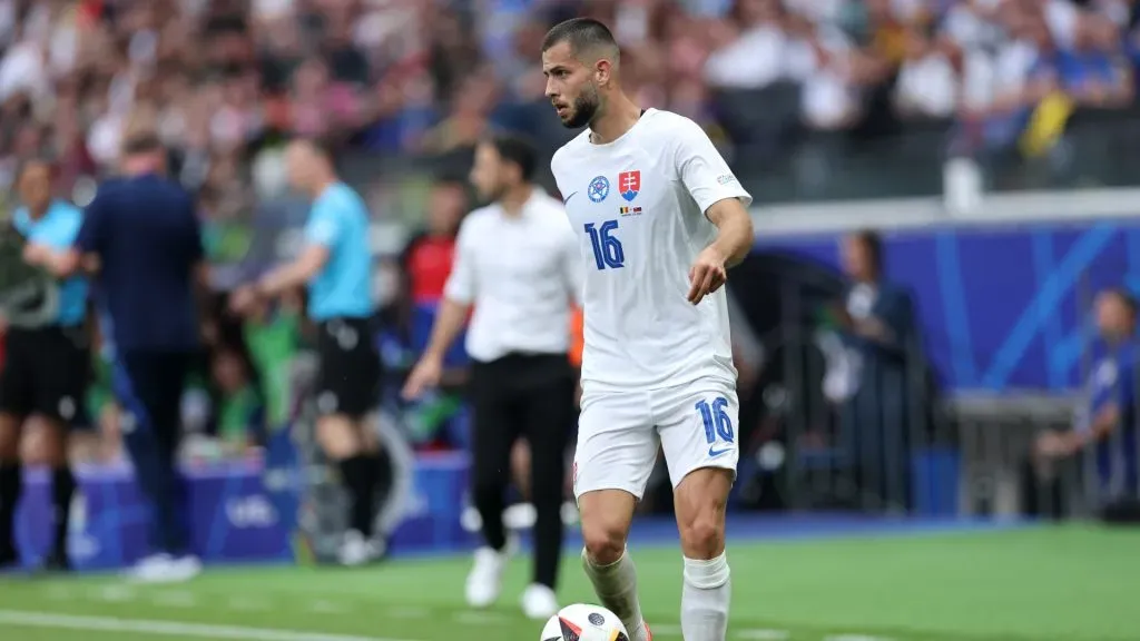 El eslovaco Hancko deja el Feyenoord y le abre un hueco a Mitchell. (Getty Images)