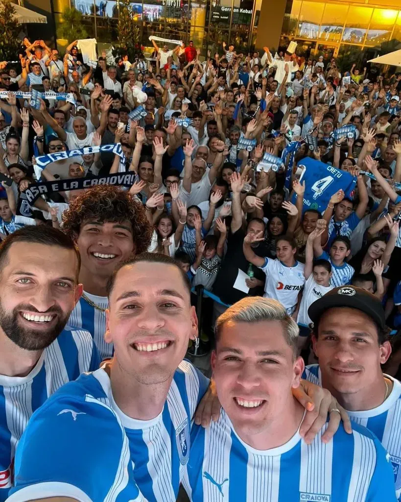 Así fue la fiesta del Universitatea Craiova con Mora y Paradela en primer plano. (Instagram)