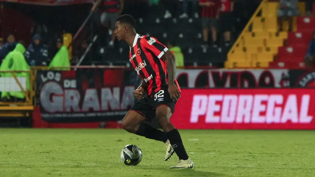 En Alajuelense sabían que Mitchell era especial.