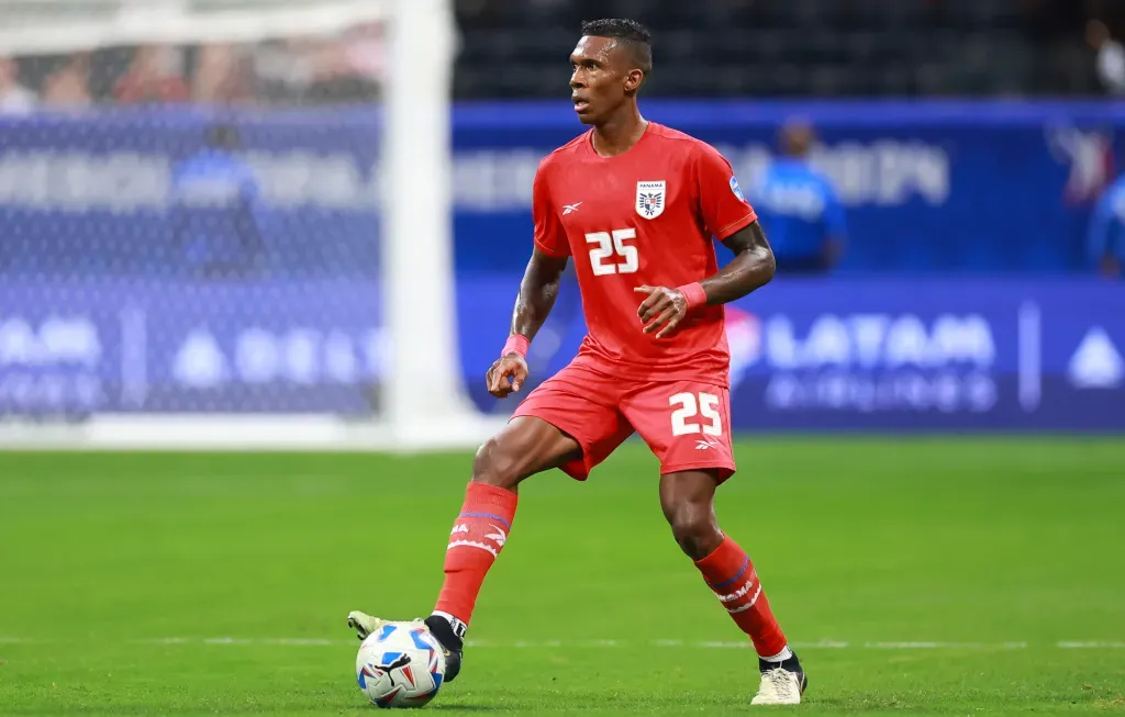 El zaguero panameño disputó tres partidos con la Marea Roja en la Copa América. Solo se ausentó en la goleada 5-0 a Bolivia. (Foto: Getty)