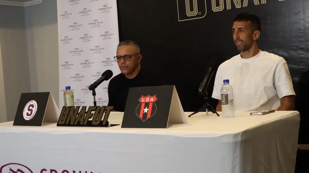 Randall Row habló en conferencia de prensa en lugar de Vladimir Quesada.