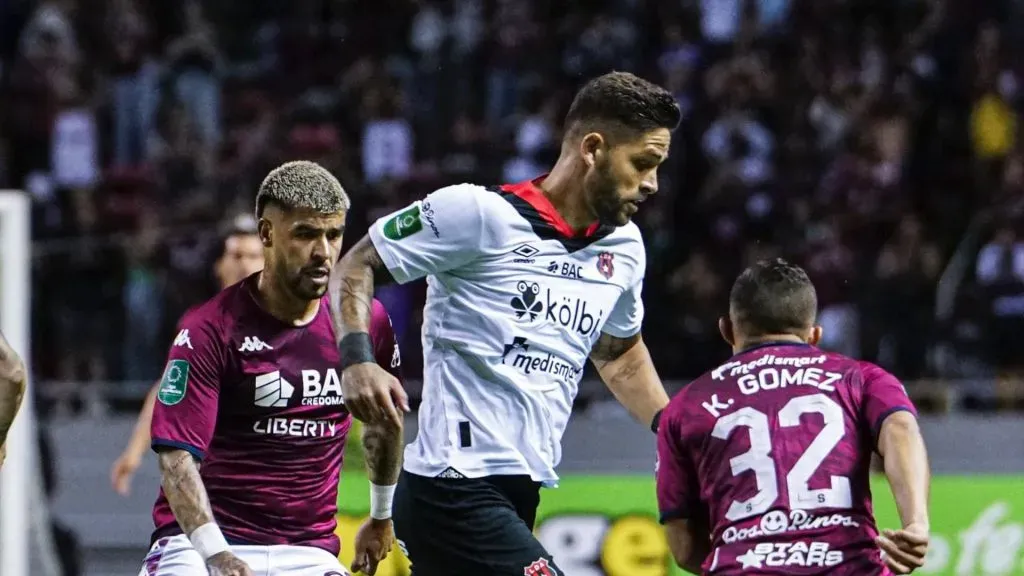 Moya habló sobre su nuevo compañero. (Instagram)