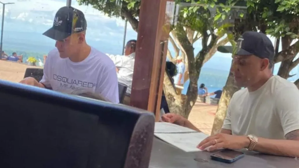 Keylor Navas junto a Oscar Duarte en Nicaragua
