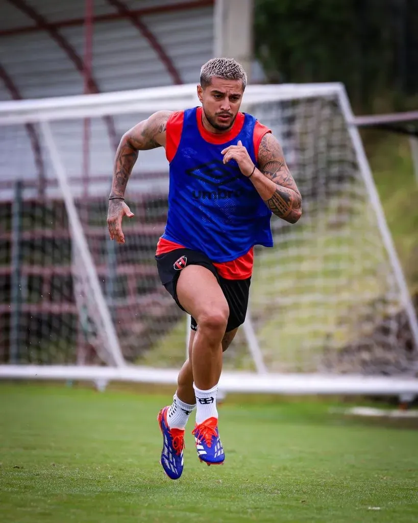 Matarrita sigue buscando su mejor forma física. (Alajuelense)