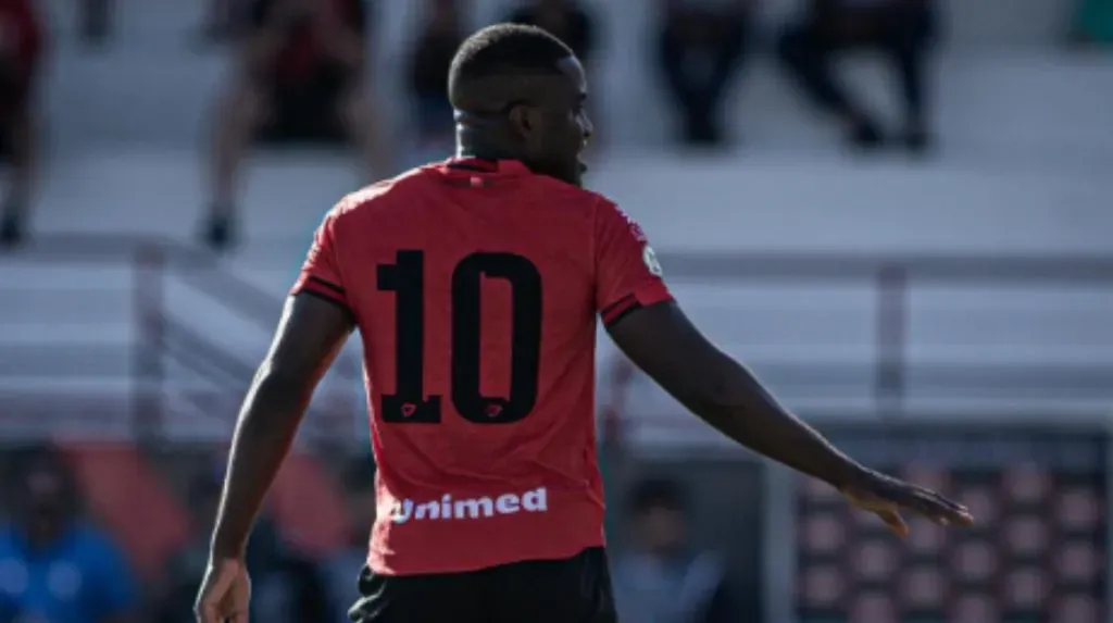 Joel Campbell con el Atlético Goianiense