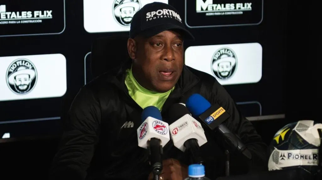 Hernán Medford explota contra la Fedefútbol