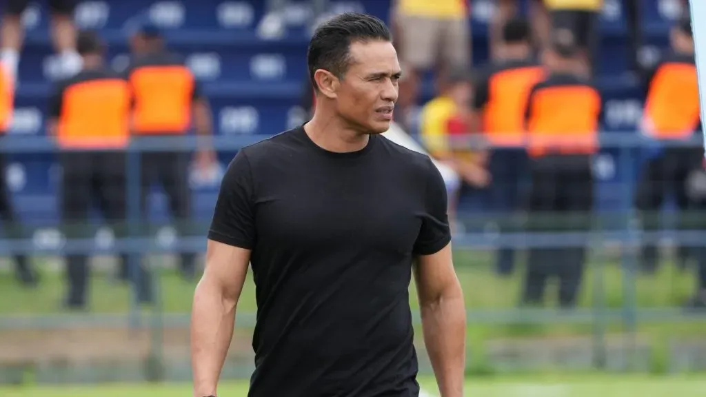 Walter Centeno analiza comprarse un club tico.