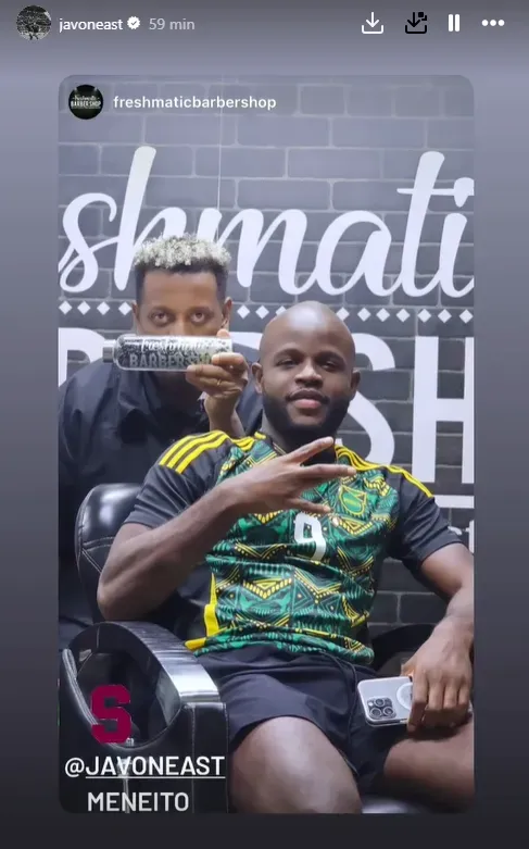 Javon East y su famoso barbero.