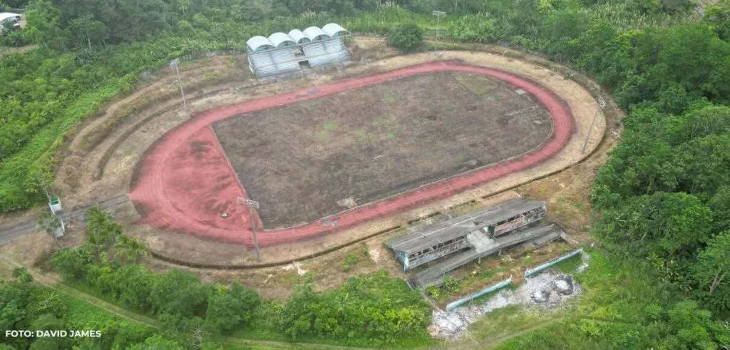 El Nuevo Estadio de Limón se encuentra completamente abandonado (David James).
