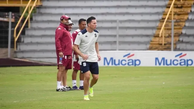 En agosto de 2022, Bryan Oviedo entrenó con Saprissa antes de irse ala MLS. (Saprissa)