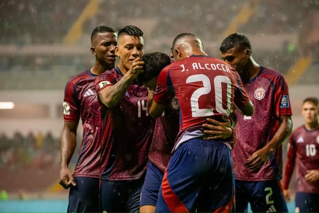 FIFA hace pagar a Costa Rica después de la salida de Gustavo Alfaro