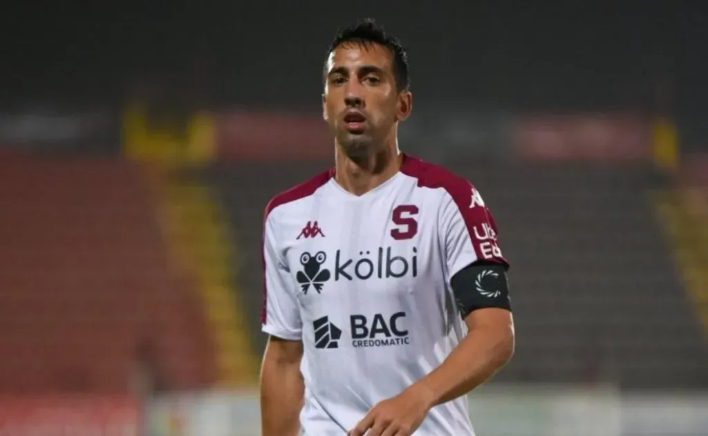 La suspensión del juego ante Liberia perjudica a Mariano Torres (Imago).