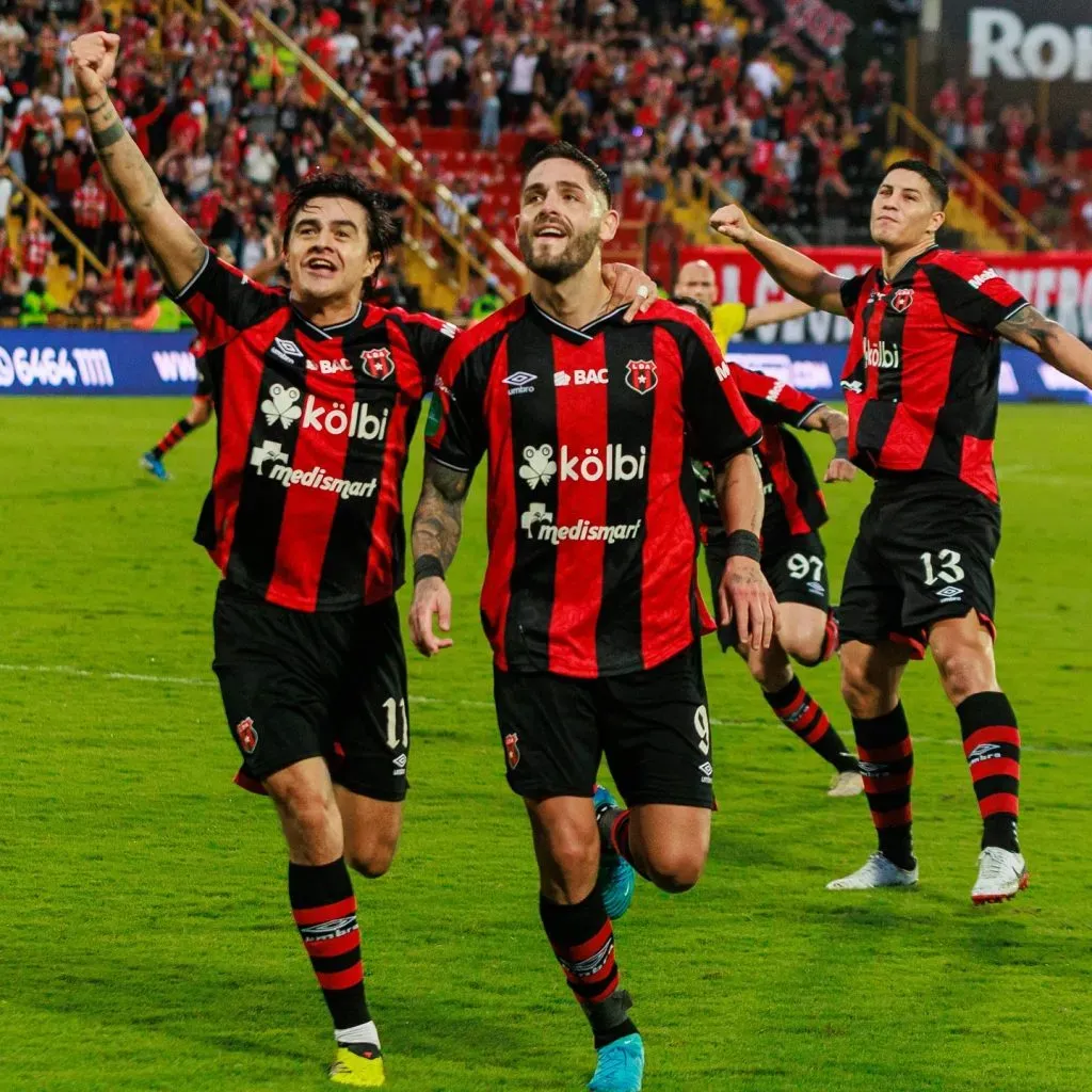 Alajuelense logró dar vuelta el encuentro en La Catedral (Alajuelense).