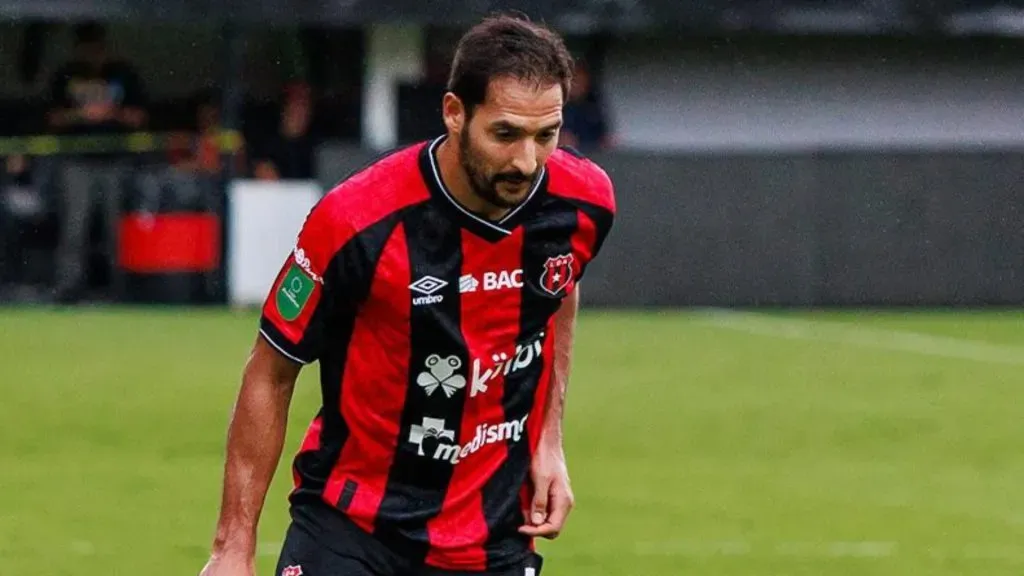 Celso Borges respaldó la utilización del VAR.