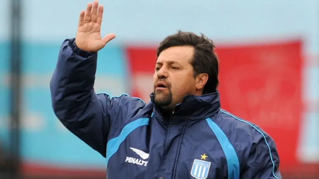 Ricardo Caruso Lombardi dirigiendo a Racing