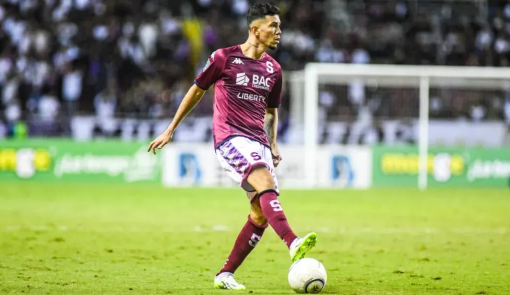 En este semestre, Jefferson Brenes contabiliza 5 goles y 2 asistencias en 15 partidos. (Foto: Saprissa)