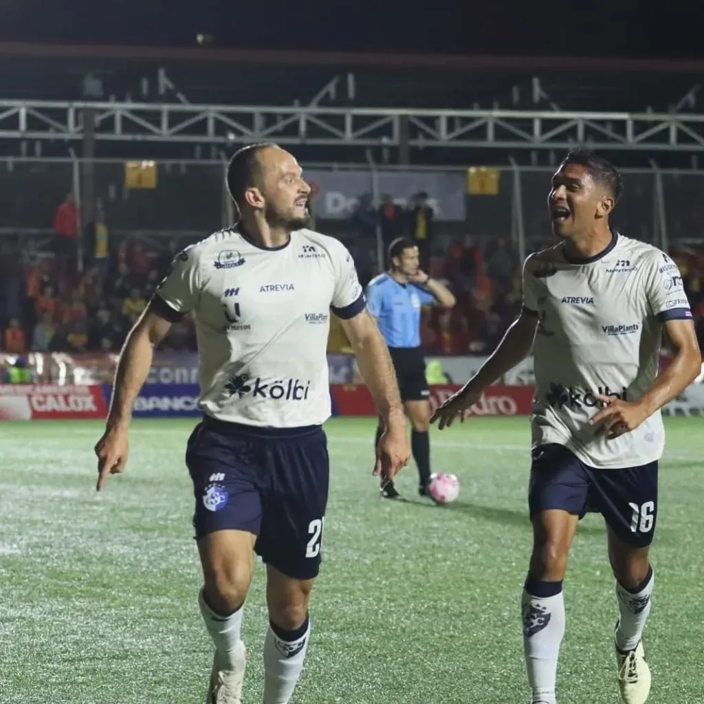 Marco Ureña volvió a inflar las redes (Cartaginés).