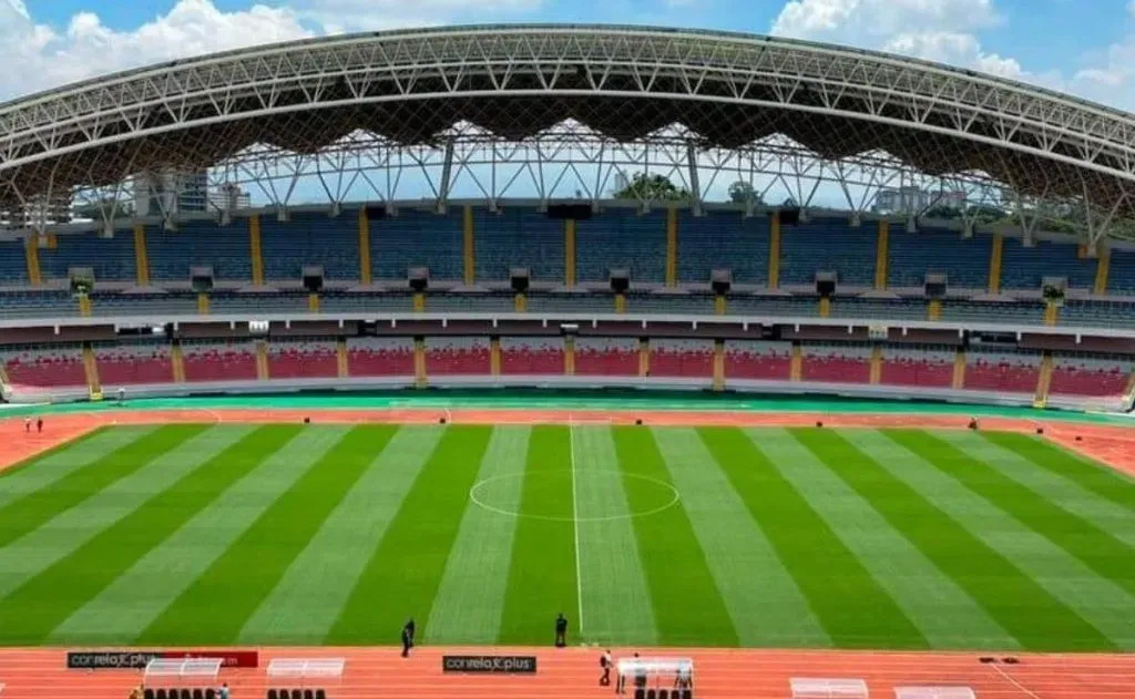 Keylor Navas regresó al Estadio Nacional (FCRF).