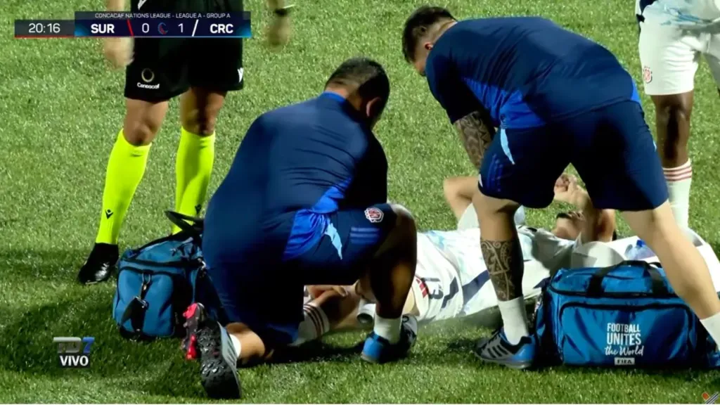 Brenes sufrió un desgarro en el muslo izquierdo.