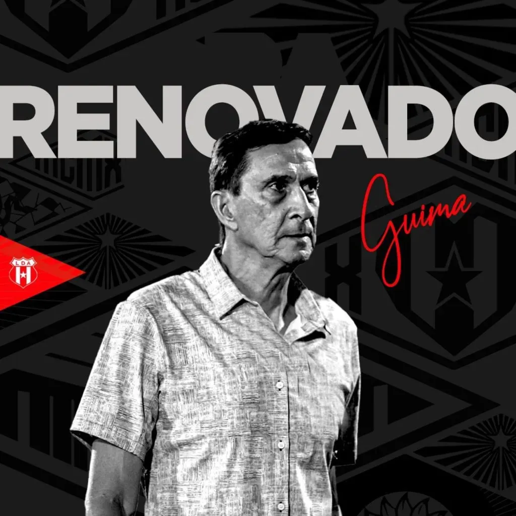 Alexandre Guimarães seguirá seis meses más en Alajuelense.