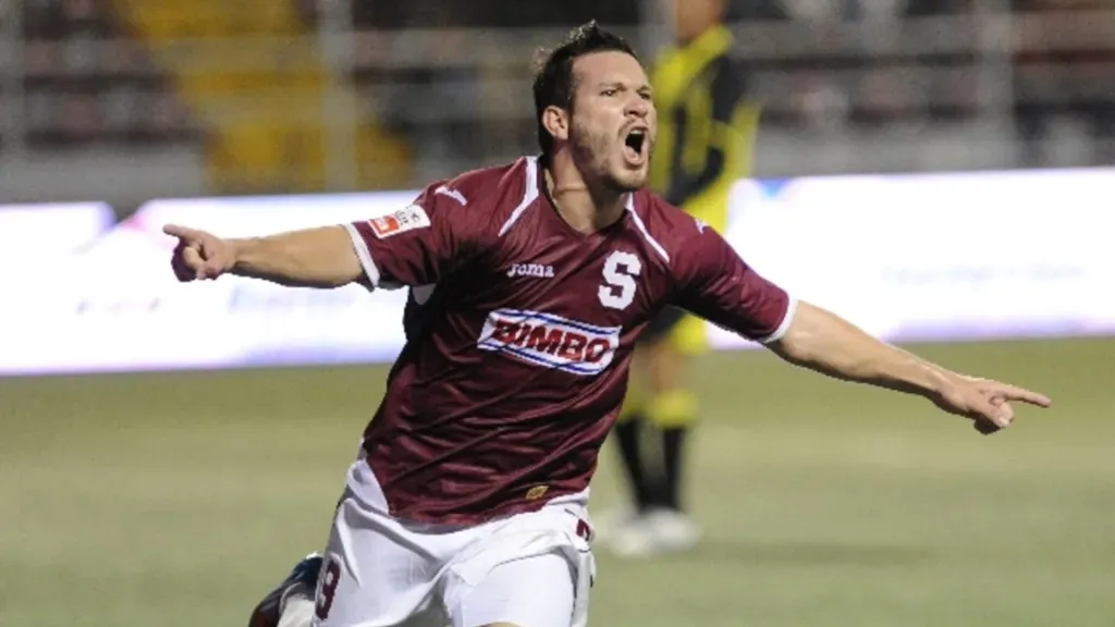 El “Tanque” Castro compartió vestuario con emblema del saprissismo, como “Paté” Centeno, Keylor Navas o “La Bala” Gómez. (Foto: Albert Marín / La Nación)