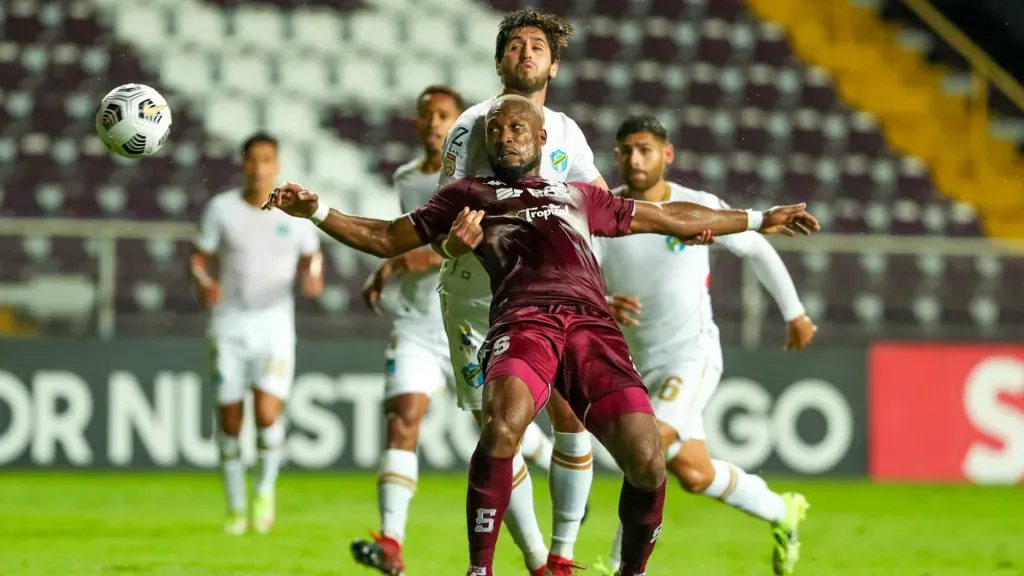 La última vez que se cruzaron, en noviembre de 2021, Comunicaciones venció 2-1 a Saprissa y clasificó a las semifinales de la Liga Concacaf. (Foto: STRAFON IMAGES)