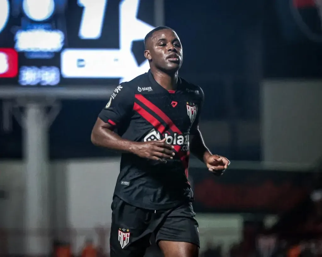 Joel Campbell no viajó con el equipo (Goianiense).