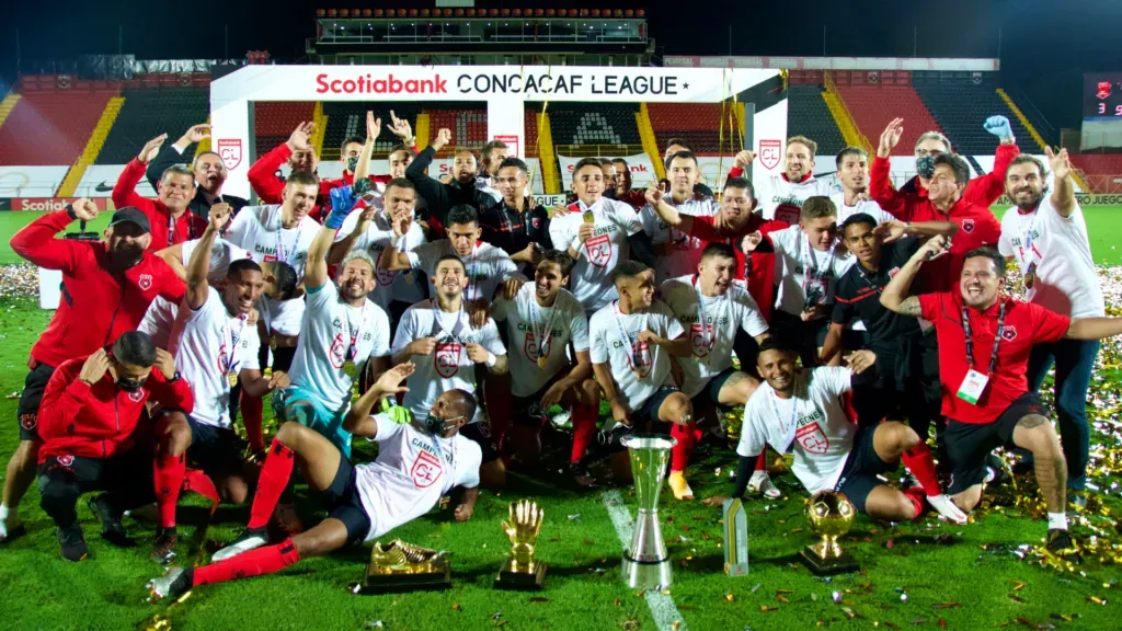 Alajuelense llenó de alegría el corazón de los liguistas en uno de los momentos en que más lo necesitaban. (Foto: Concacaf)